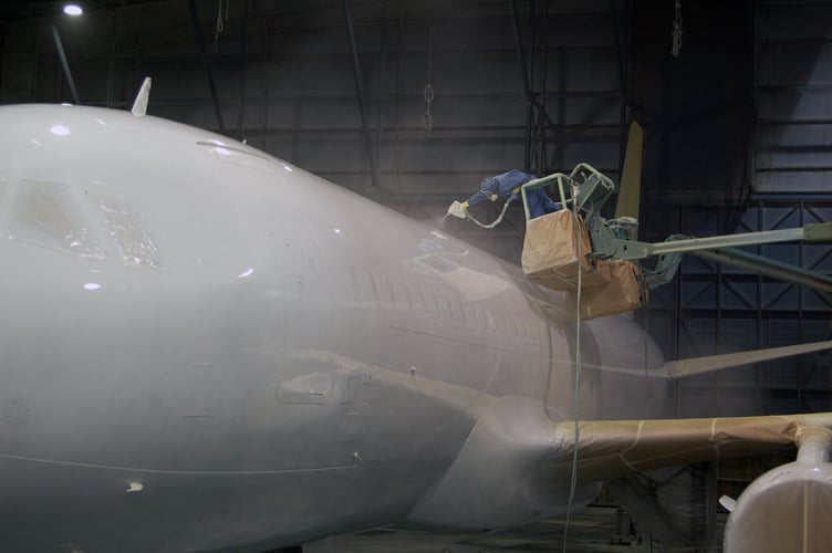 hangar di verniciatura